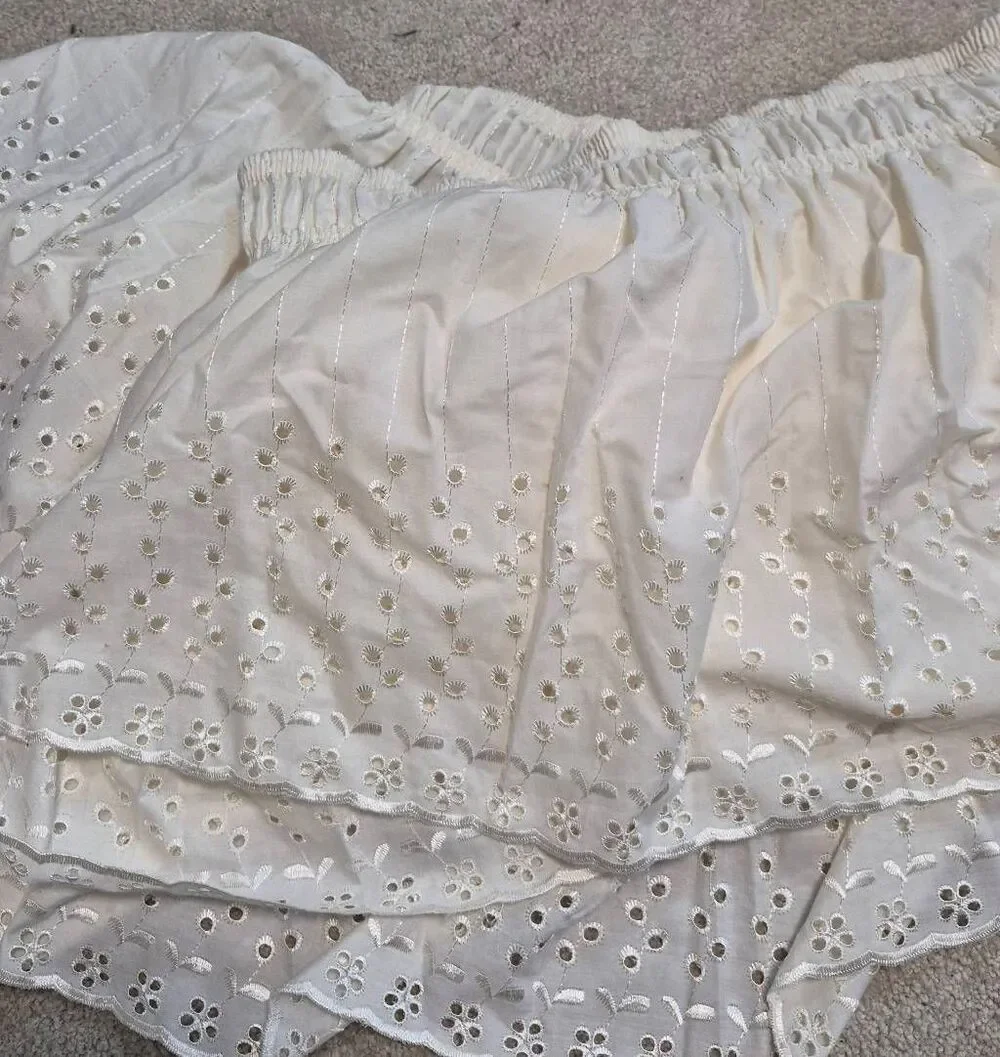 Eyelet bedskirt California King